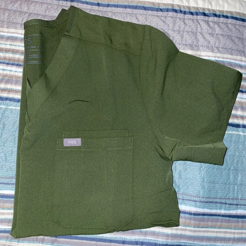Figs Dark Olive Leon Scrub Top